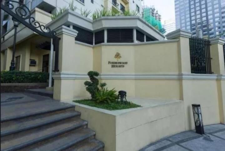 Spacious 1 Bedroom Unit Forbeswood Heights Taguig Exterior photo